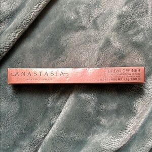 Anastasia Beverly Hills Brow Definer